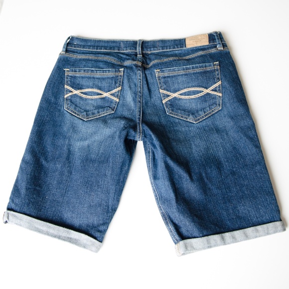 Abercrombie & Fitch Dark Denim Perfect Stretch Cuffed Shorts Size 6/W28 - Picture 1 of 13